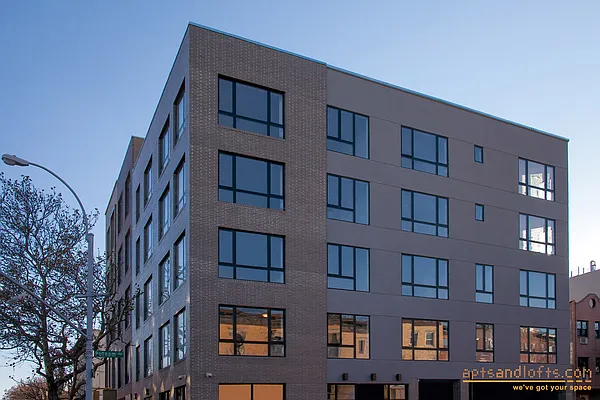 Sold by aptsandlofts.com | media 30