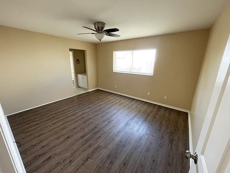 8259 Caloosa Rd — Photo 25