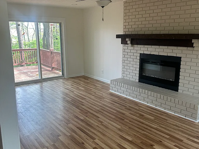 200 Stockwood Dr — Photo 15