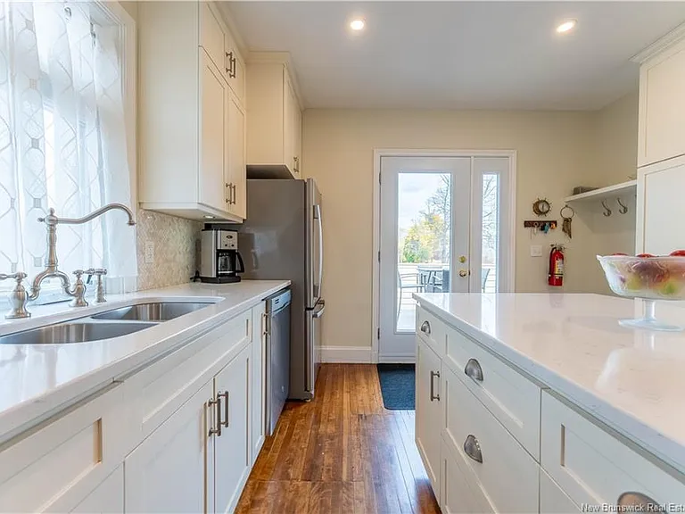 46 Reed Ave — Photo 12