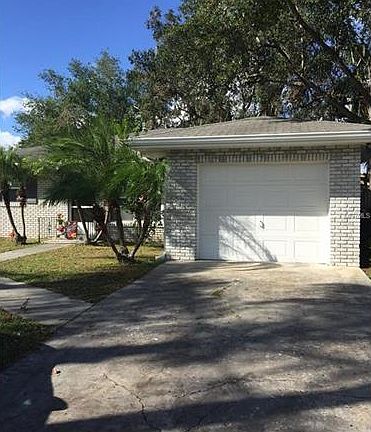 2nd image of 400 Bayou Rd