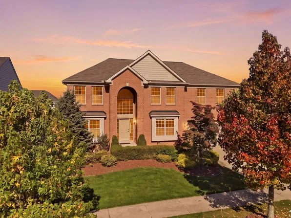 41668 Steinbeck Gln, Novi, MI 48377