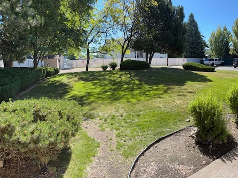 22 N Willow Rd — Photo 11