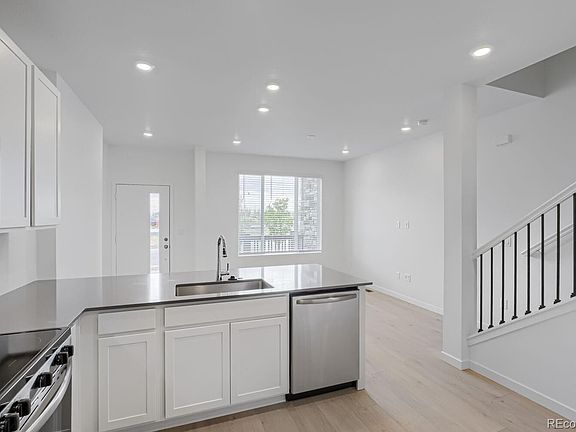 5th image of 14905 Oneida Street #3