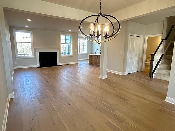 3rd image of 3360 Roseford Blvd