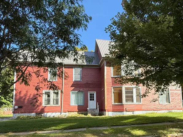 31 Clay St, Malone, NY 12953