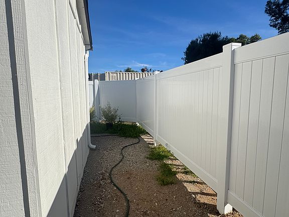 4th image of 9776 Los Coches Rd