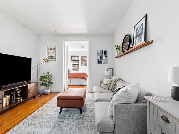 2nd image of 211 E 88th St APT 3A