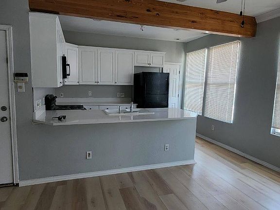 2nd image of 4600 Gaston Ave #5