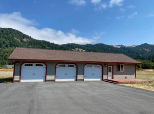 211 Jaymar Ln, Carlotta, CA 95528