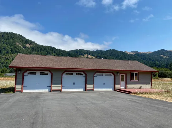 211 Jaymar Ln, Carlotta, CA 95528