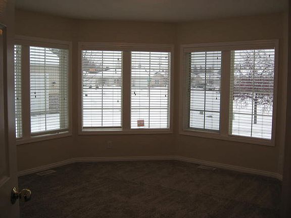 4th image of 4087 Cambria Dr