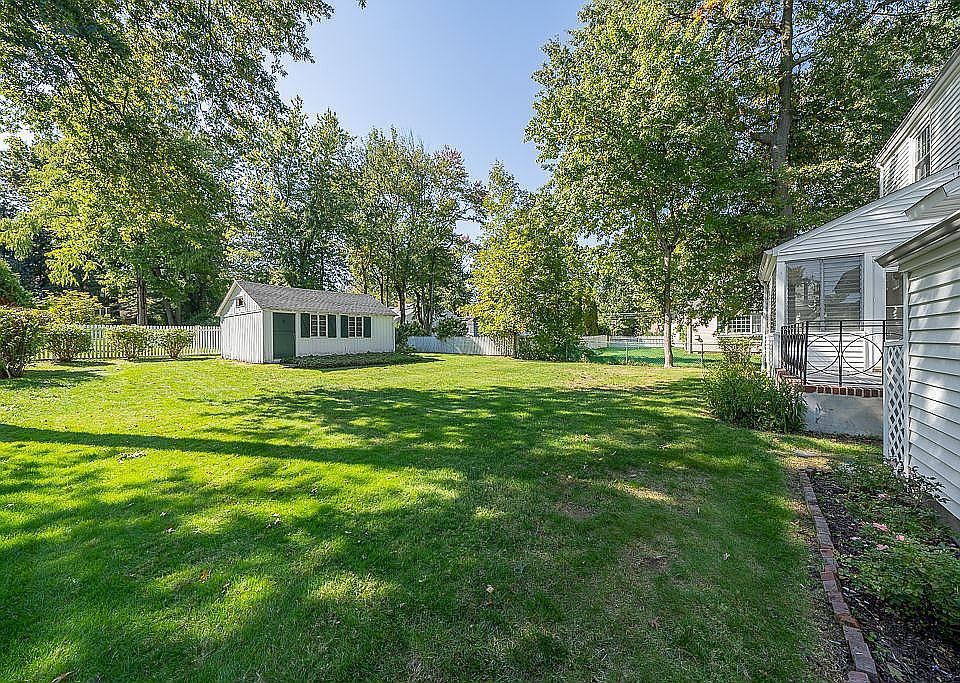 2nd image of 29 Cherry Ln