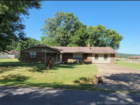 300 S Williams St, Stilwell, OK 74960