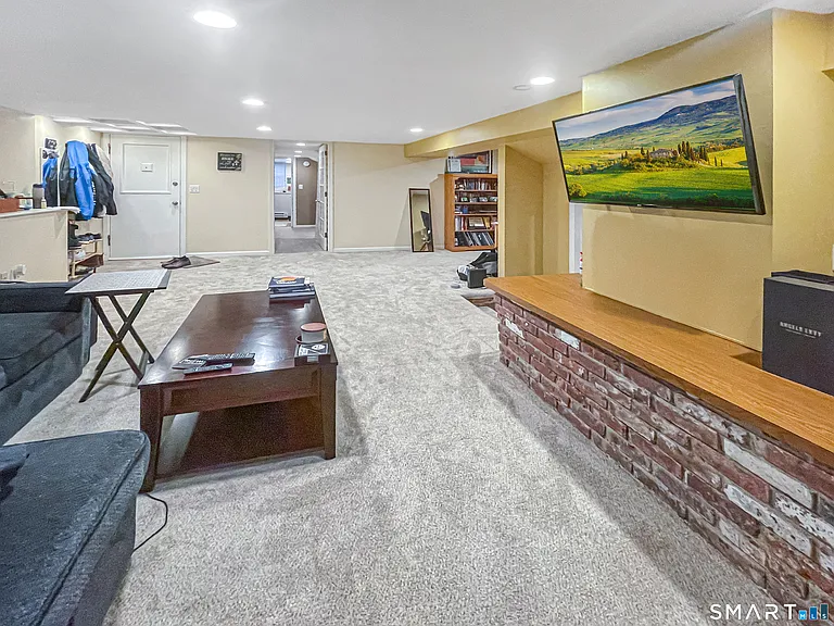 833 Summer St #E — Photo 4