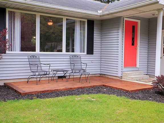 3rd image of 1919 N Greenmeadow Ct
