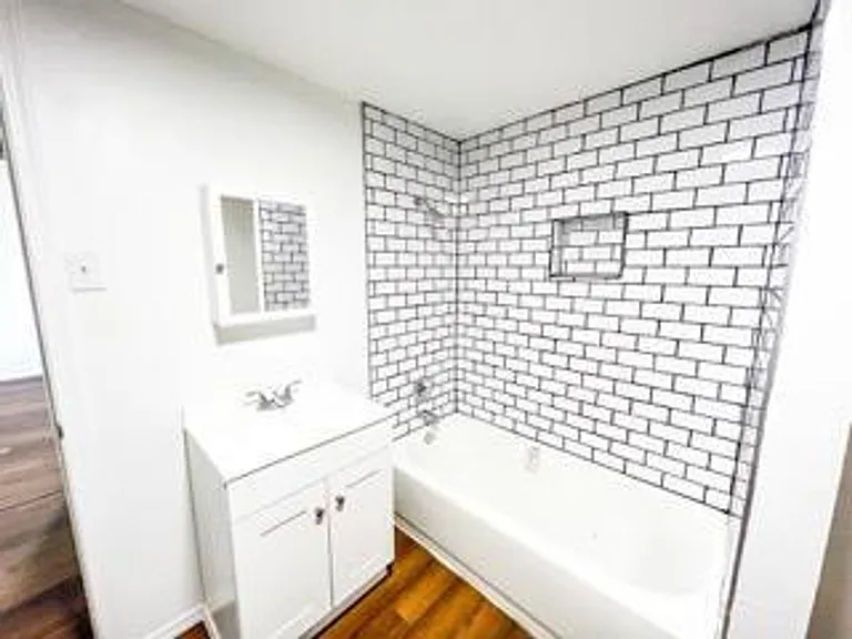 705 S B Ave — Photo 8