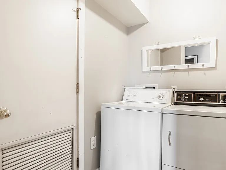 430 N Park Ave #504 — Photo 23