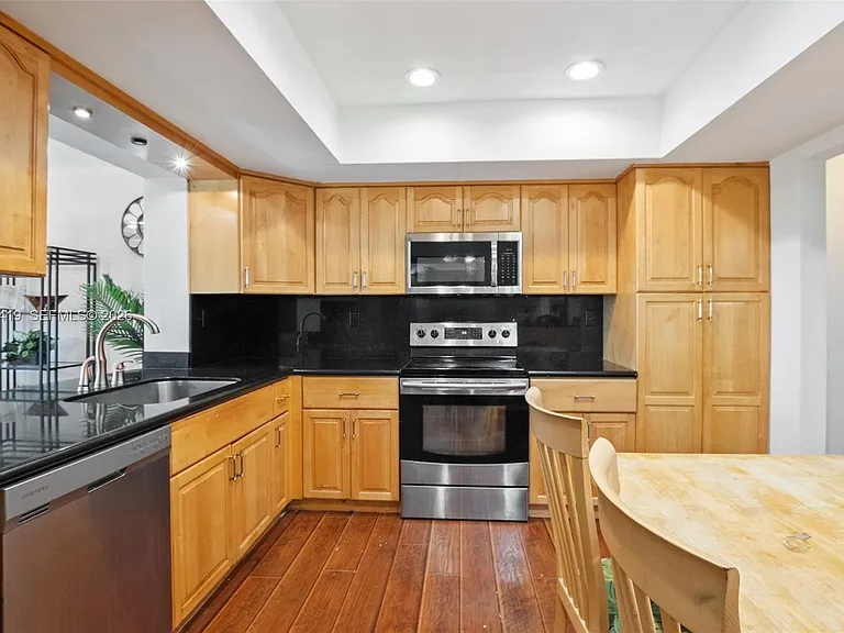 2251 NW 87th Ave — Photo 7