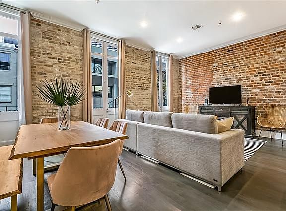2nd image of 628 Baronne St APT 202