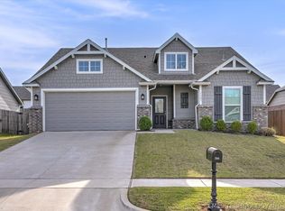 7305 S Indianwood Ave, Broken Arrow, OK 74011