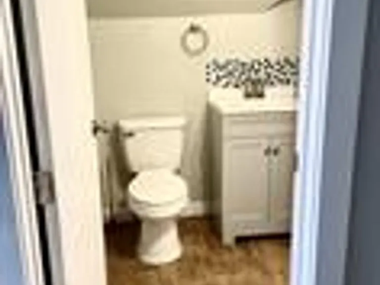 227 8th St E — Photo 11