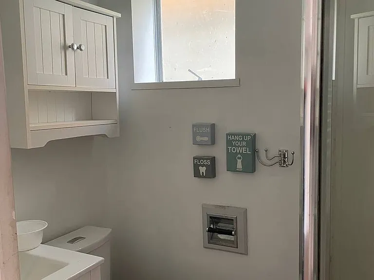 5578 Oakglen Dr — Photo 8
