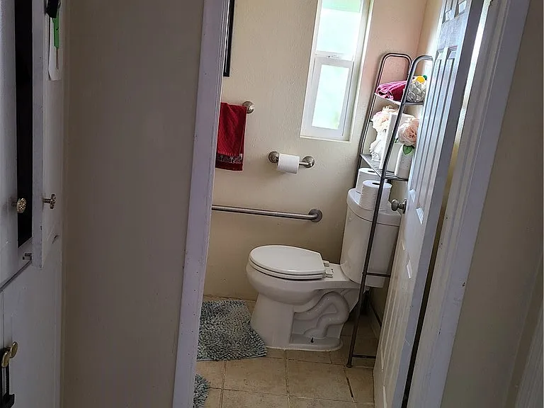 11685 Holmes Ave — Photo 31
