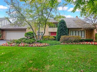 11441 Ridgewood Ln, Burr Ridge, IL 60527