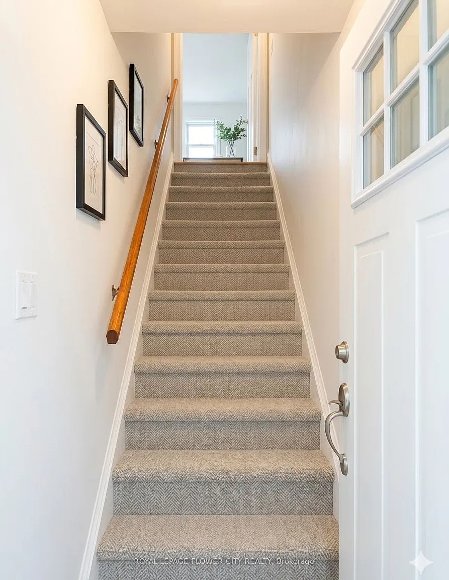 3 bed, $2,099 — Photo 3