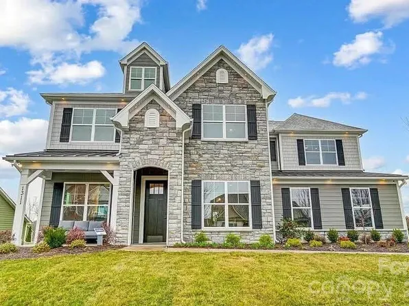 1401 Knob Creek Dr, Gastonia, NC 28054