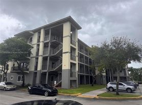 2801 Riverside Dr