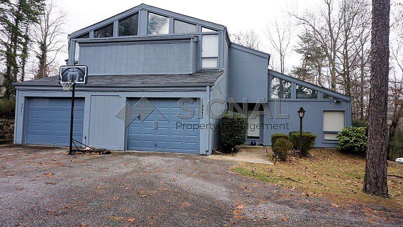 2nd image of 3645 Belmont Rd