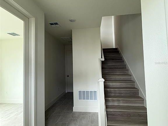 3rd image of 15027 Groveside Rd