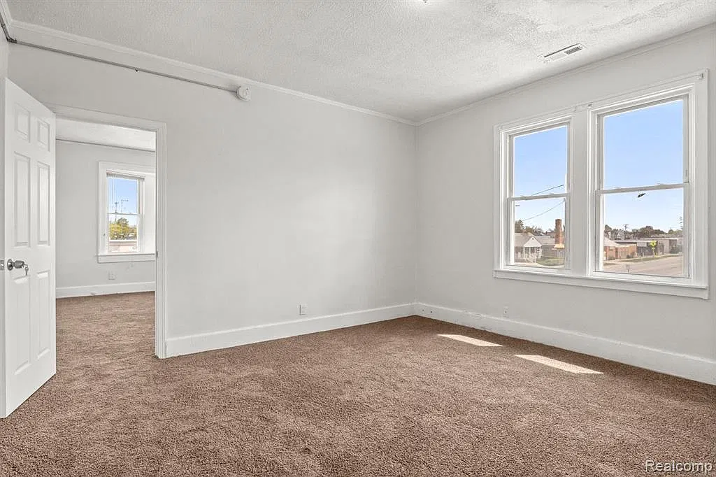 1 bed, 3402 sqft, $1,100 — Photo 1