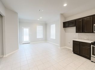 913 Centerra Hills Cir #913, Round Rock, TX 78665