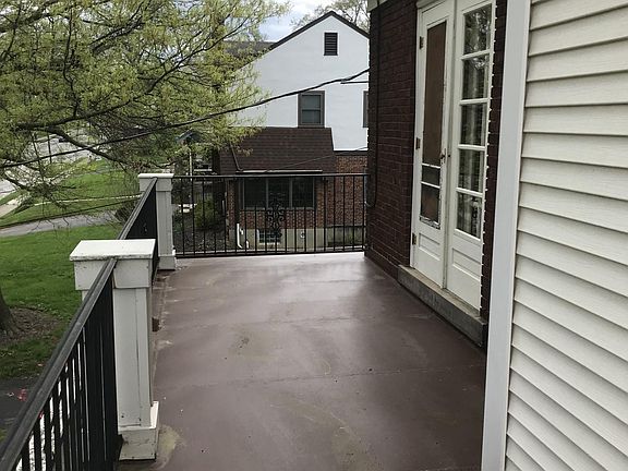 2nd image of 3827 Millsbrae Ave #2