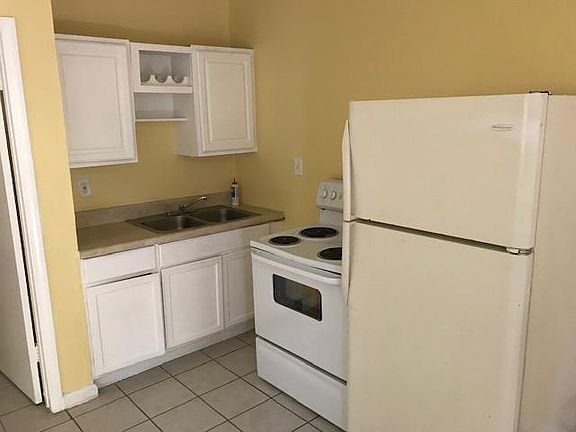 3rd image of 1722 E Mulberry Dr APT A