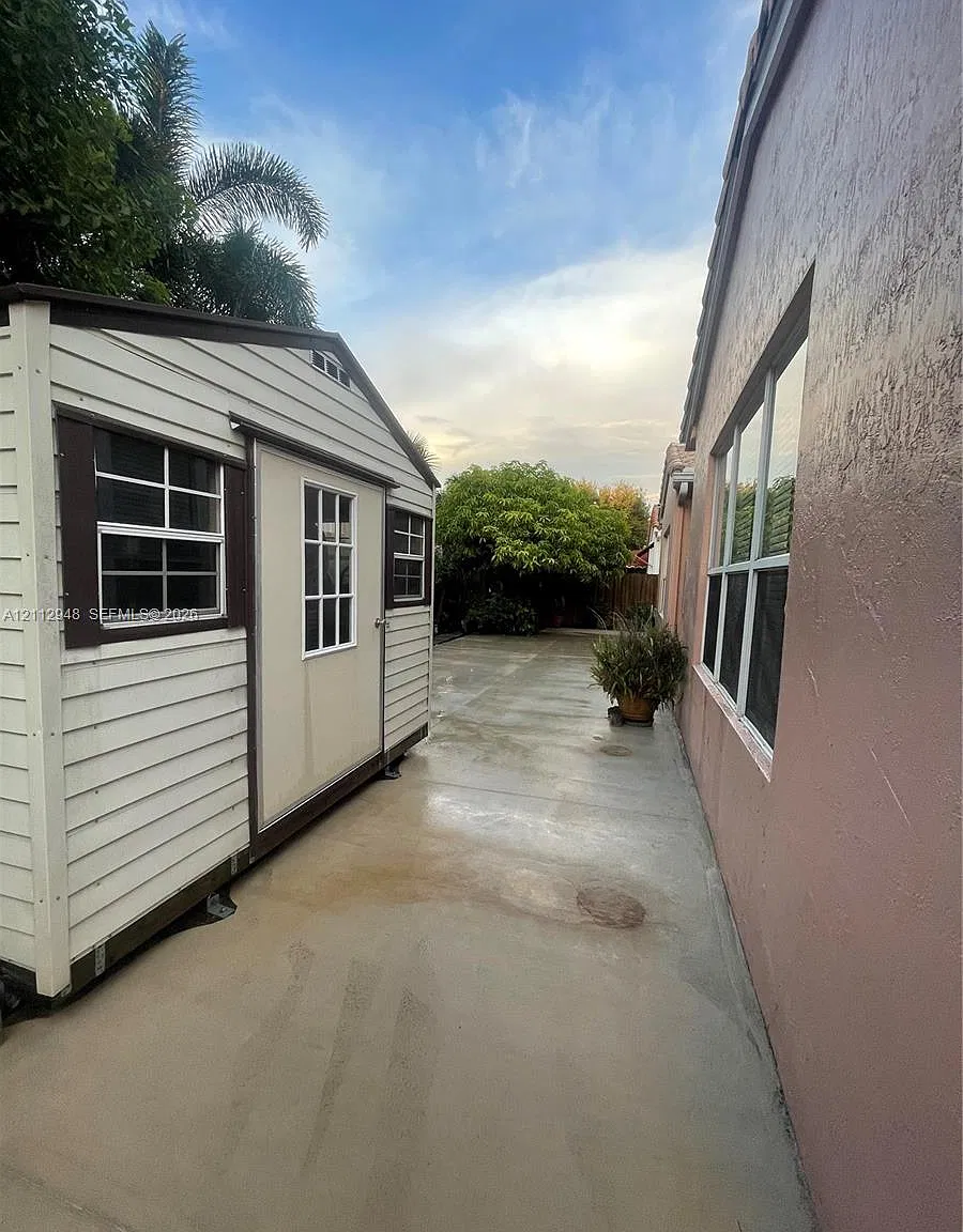 3 bed, 2037 sqft, $3,500 — Photo 4