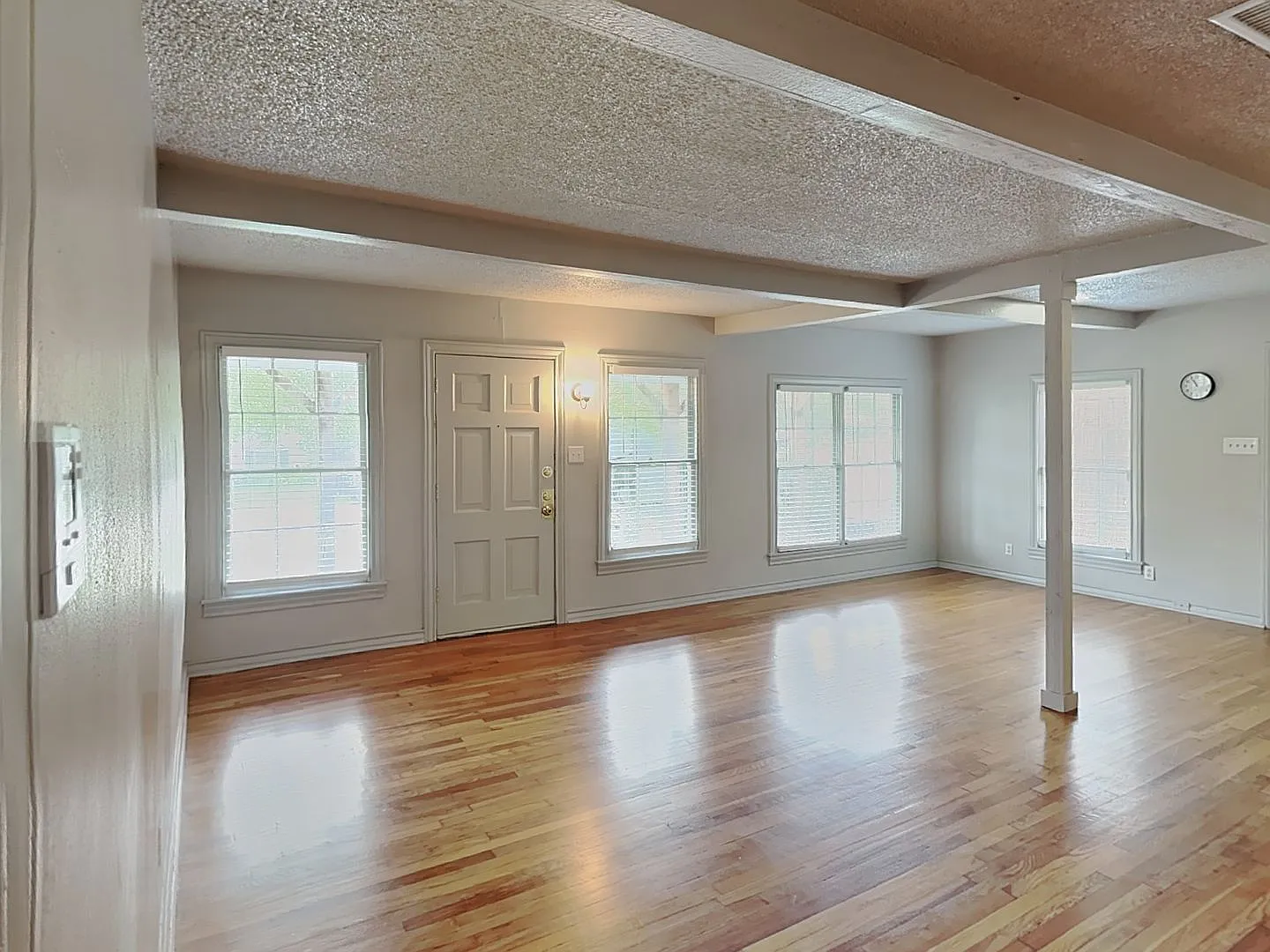 Historic Charm, Modern Convenience & an Unbeatable Fort Worth Location! — Photo 3