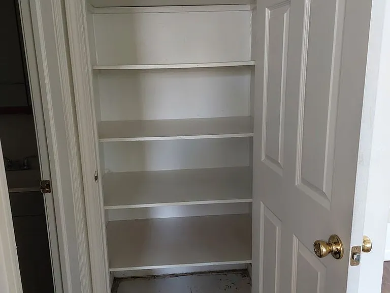 2250 S Oliver Ave — Photo 19