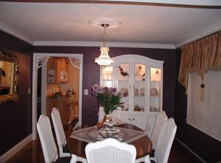 108 Castle Heights Ct, Woonsocket, RI 02895