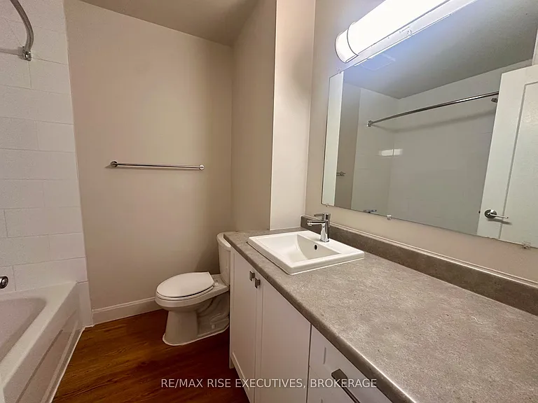 1020 Pembridge Cres #301 — Photo 7
