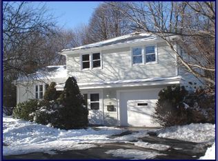 17 Lillian Rd, Lexington, MA 02420