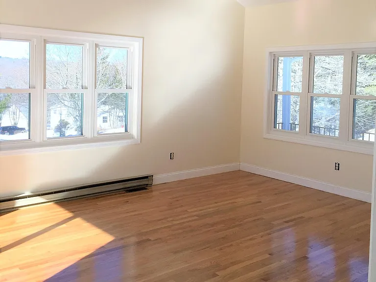 110 Main Blvd — Photo 5