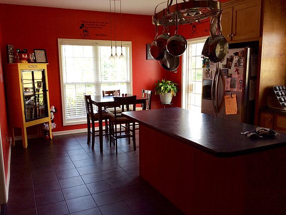 Kitchen with eating area