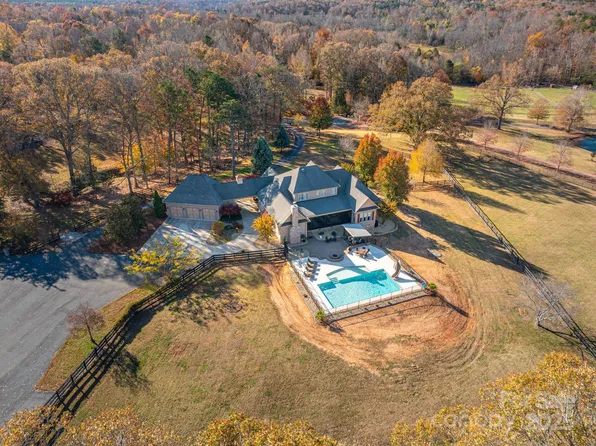 132 Huncoat Hollow Ln, Iron Station, NC 28080
