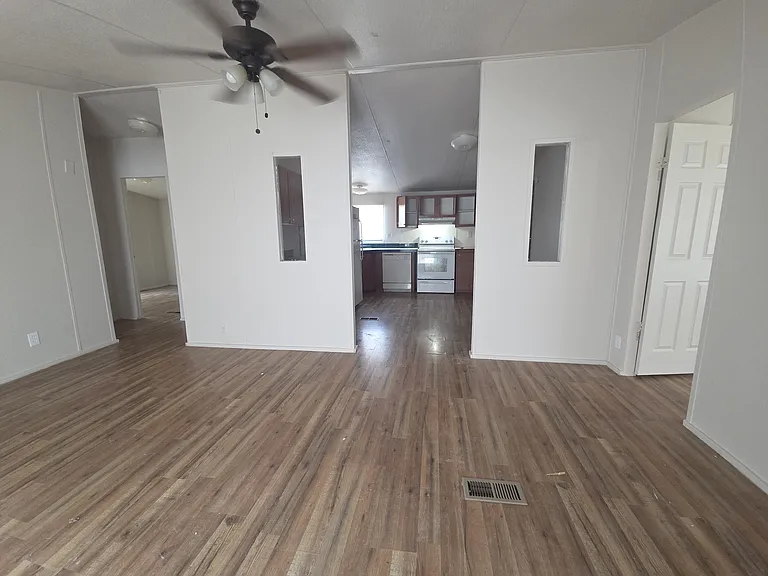 8540 Longhorn Dr — Photo 7