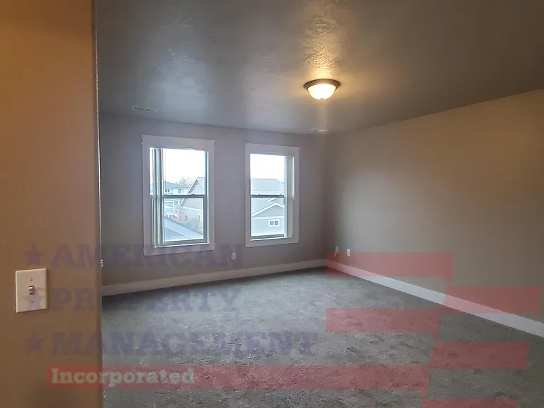 2839 N Jeremy Ave — Photo 8