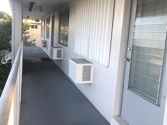 3rd image of 2100 NE 51st Ct APT 202